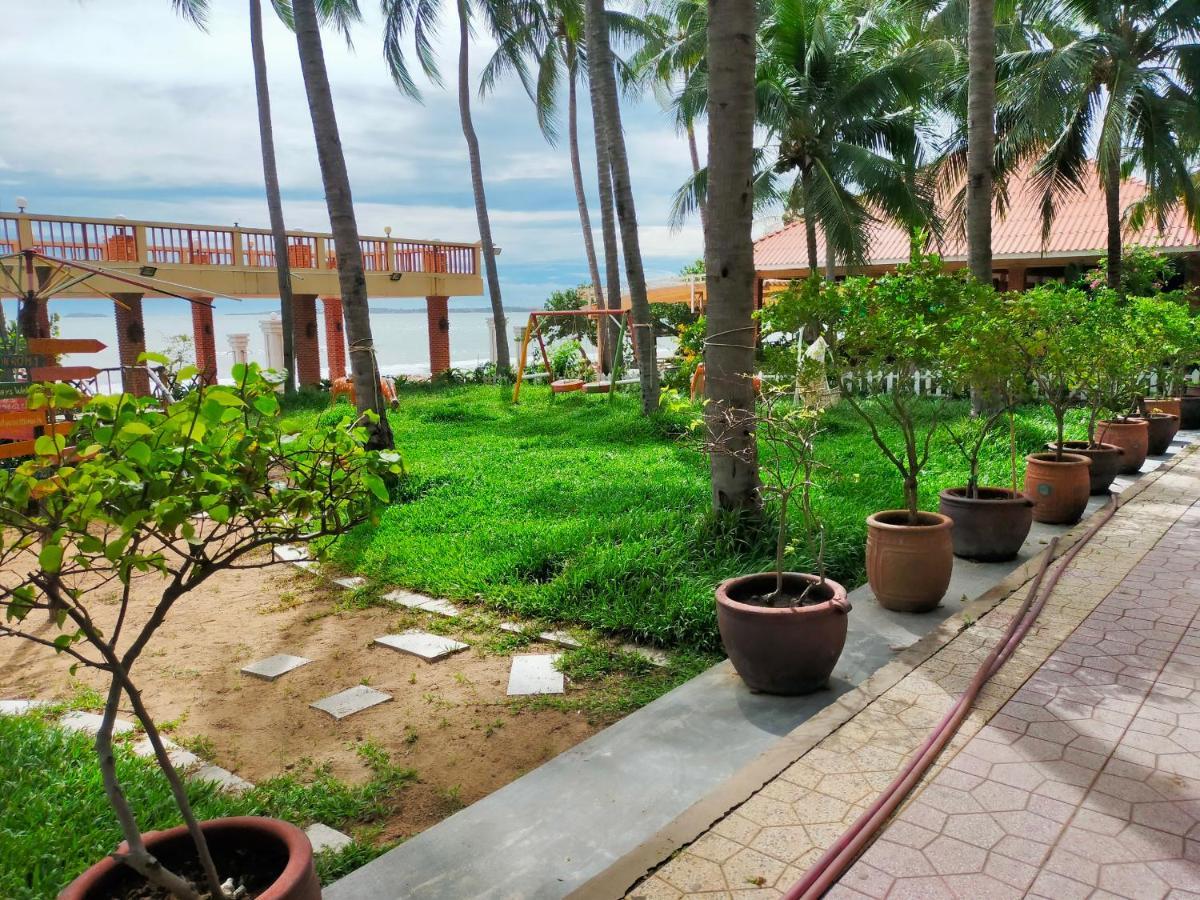 Hon Rom Central Beach Resort Mui Ne Esterno foto