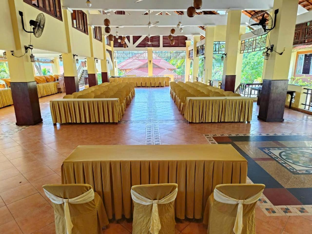 Hon Rom Central Beach Resort Mui Ne Esterno foto